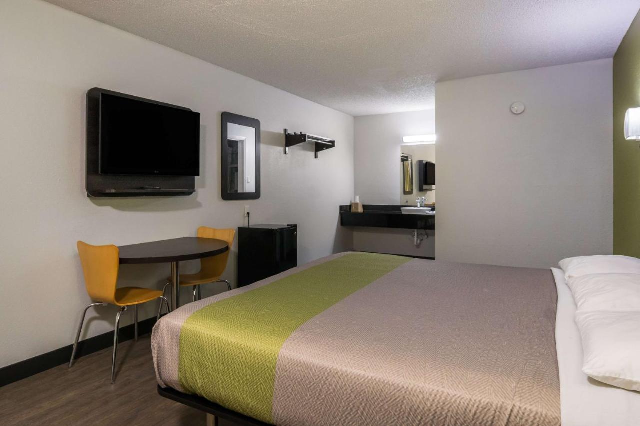Motel 6 Irving - Loop 12 Kültér fotó