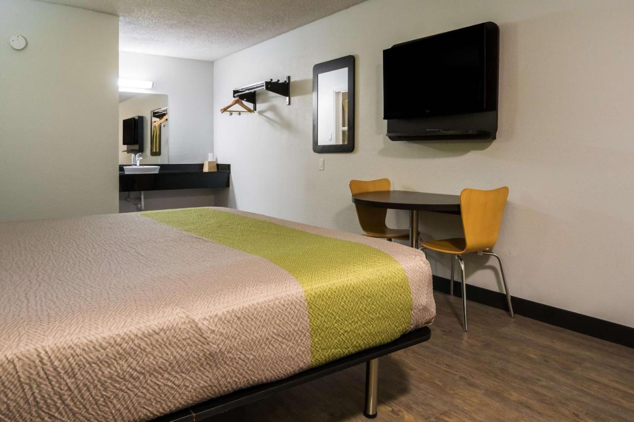 Motel 6 Irving - Loop 12 Kültér fotó