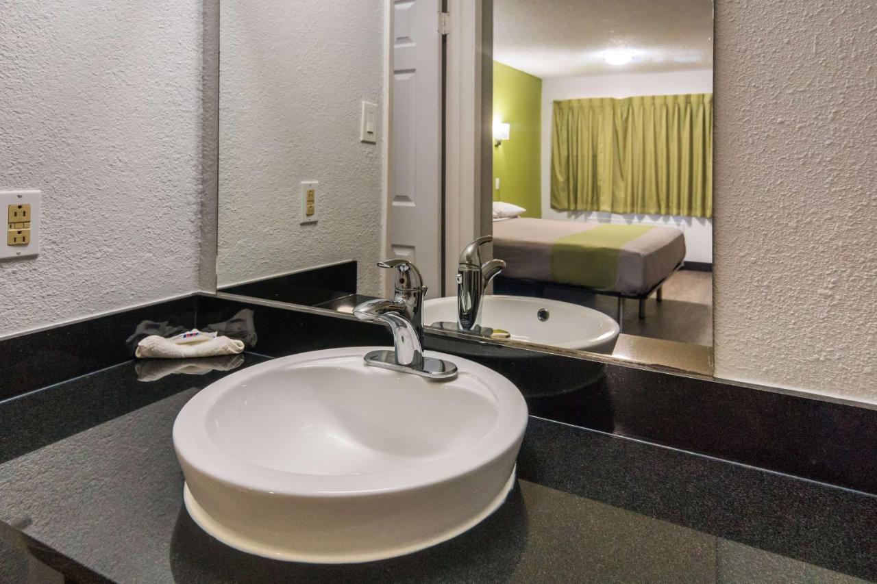 Motel 6 Irving - Loop 12 Kültér fotó